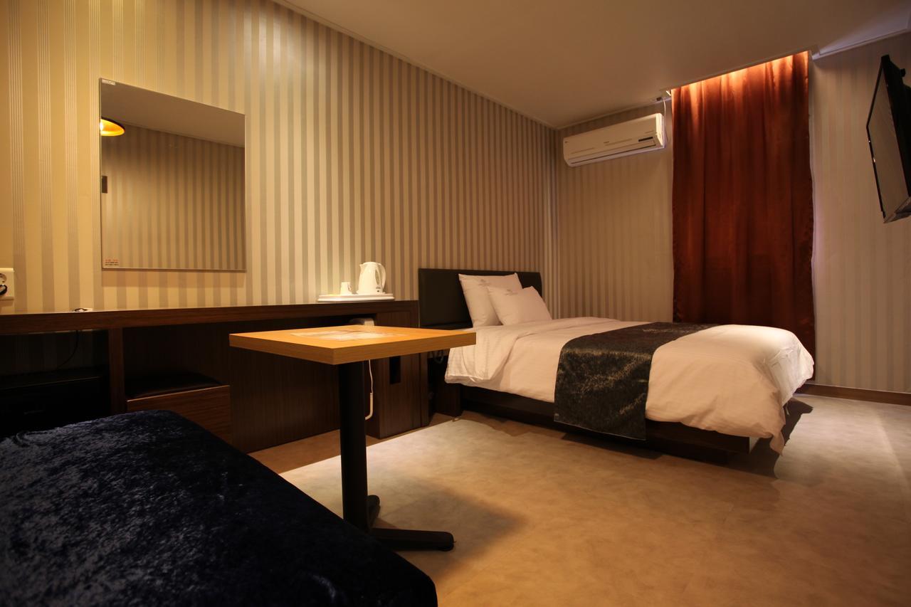 Lineplus Hotel Gimpo Exterior foto